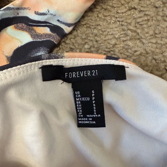 Abstract Print Halter Top - Picture 2 of 2